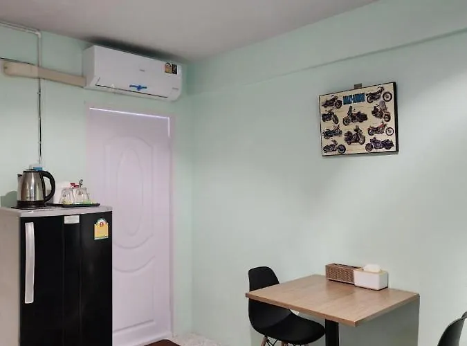 812 Quiet Ac With Balcony & Free Wifi Bangkok