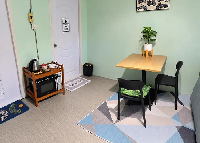 812 Quiet Ac With Balcony & Free Wifi Апартаменты Бангкок
